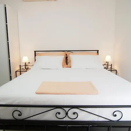 Apartment Ana *